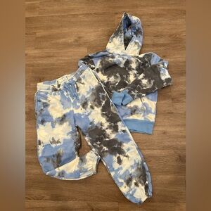tie dye hoodie (S) and sweat pants (M) set